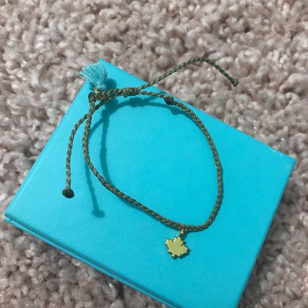 Pura Vida leaf bracelet